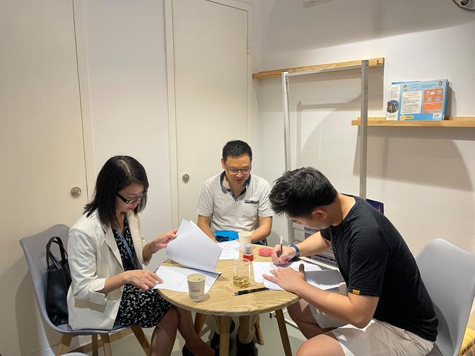 金融服务合同签署